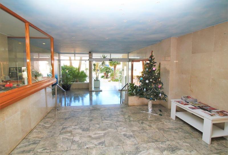 Trinisol II Hotel Бенидорм Екстериор снимка